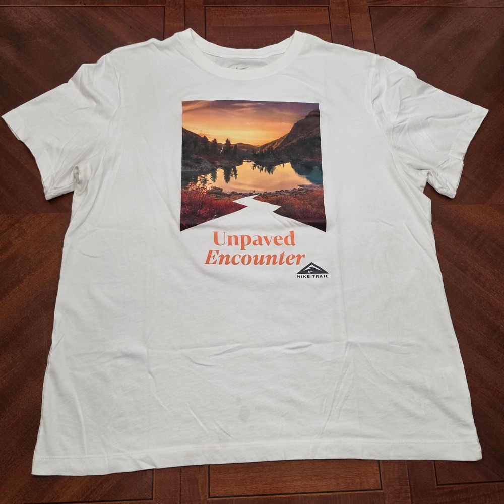 Nike T-Shirt Mens XL White Unpaved Encounter Trail Dri-FIT Graphic Hiking Tee
